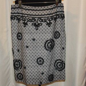Badgley Mischka NWT Black & White Beaded Embroidered Pencil SKIRT – Size 10